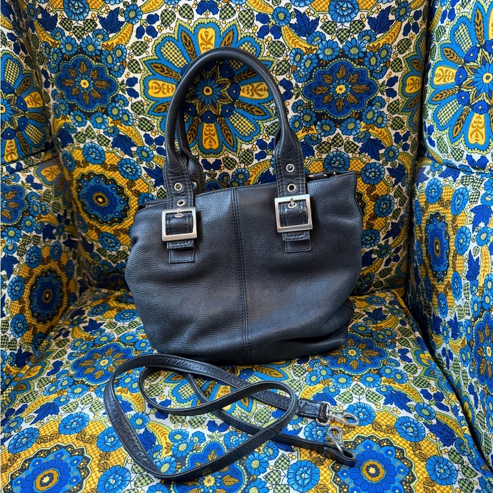 Hobo International leather tote and detachable crossbody strap in black - Picture 2 of 11